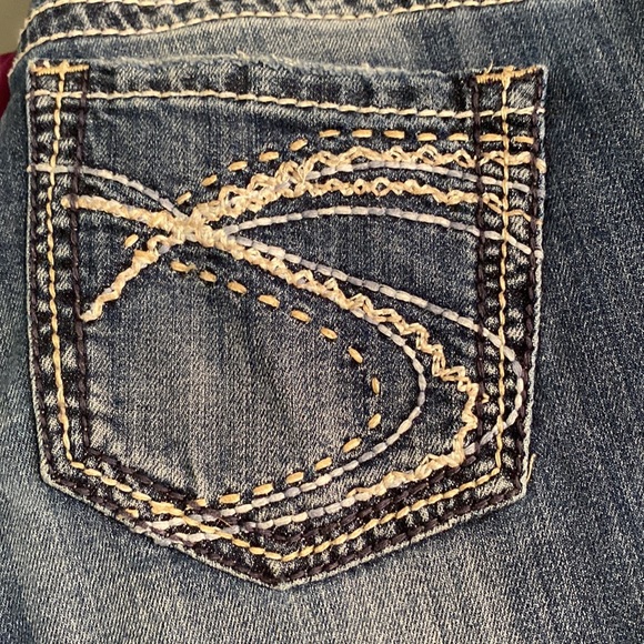 SILVER Suki Capris (if rolled) or cropped jeans - Picture 7 of 7